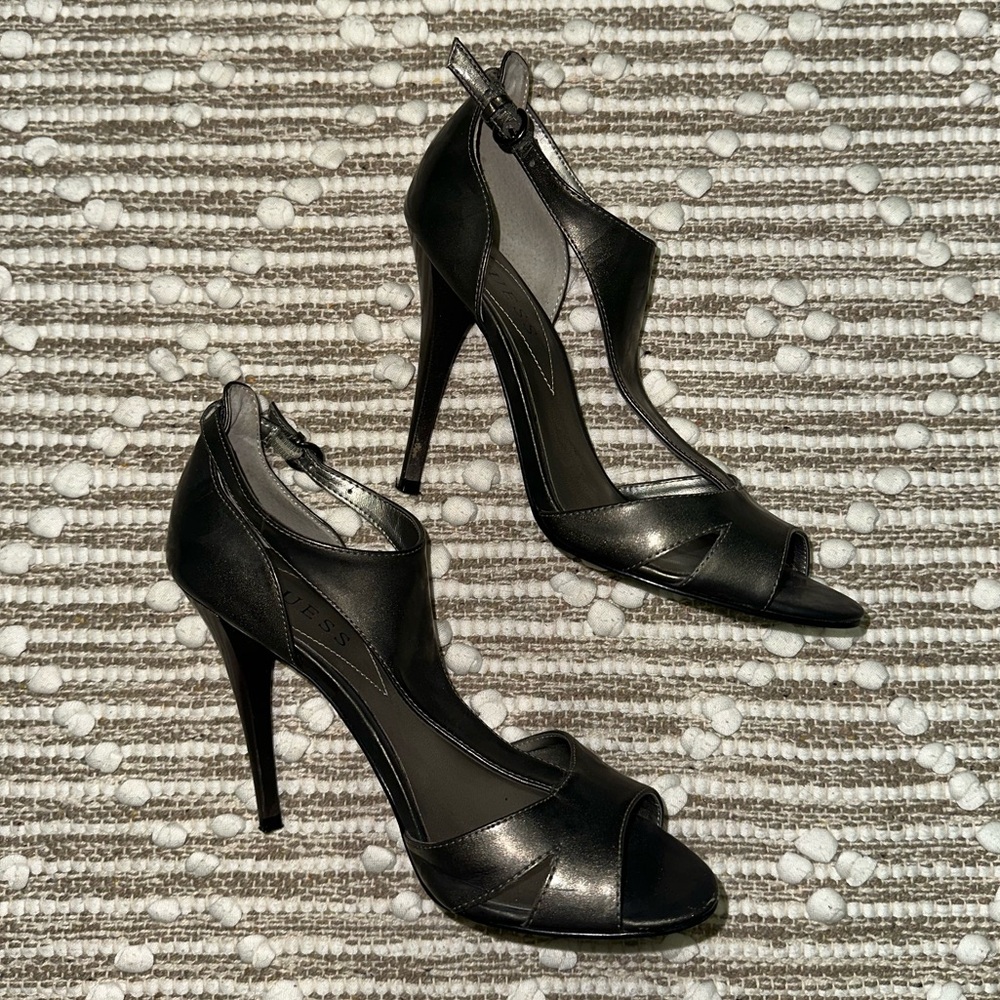 GUESS Heels